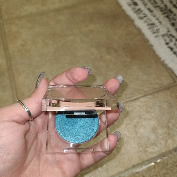 NEW KKW Beauty Flashing Lights Pressed Powder in Bands turquoise blue - Picture 16 of 16